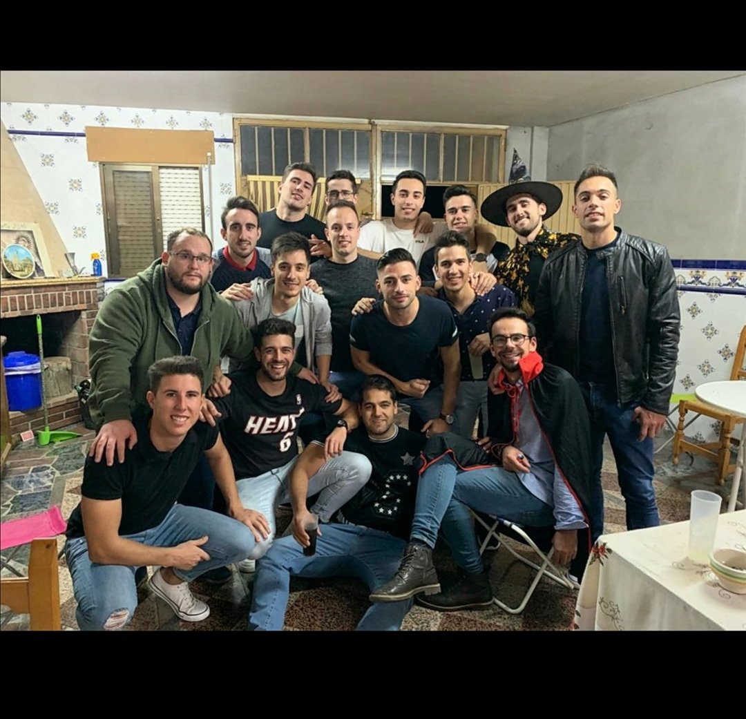 cebo_95's tweet photo. Mi puto equipo de remo ❤️❤️ https://t.co/FkHqhZLu3z