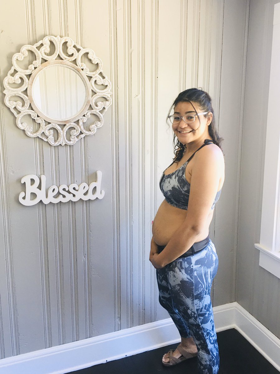 trintyyybaee's tweet photo. 7 weeks and 4 days ! 🤰🏽🥰 https://t.co/evRczikCTB