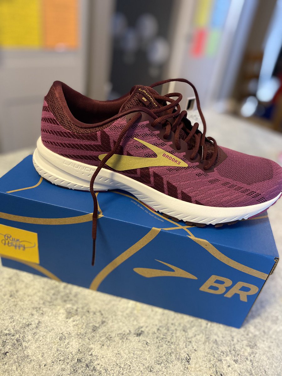 leahbaethke's tweet photo. Thank you @brooksrunning for the awesome sneakers! My wife works in healthcare and appreciates the token of gratitude for her hard work! I’m proud of her! https://t.co/QmC9r3tGQK