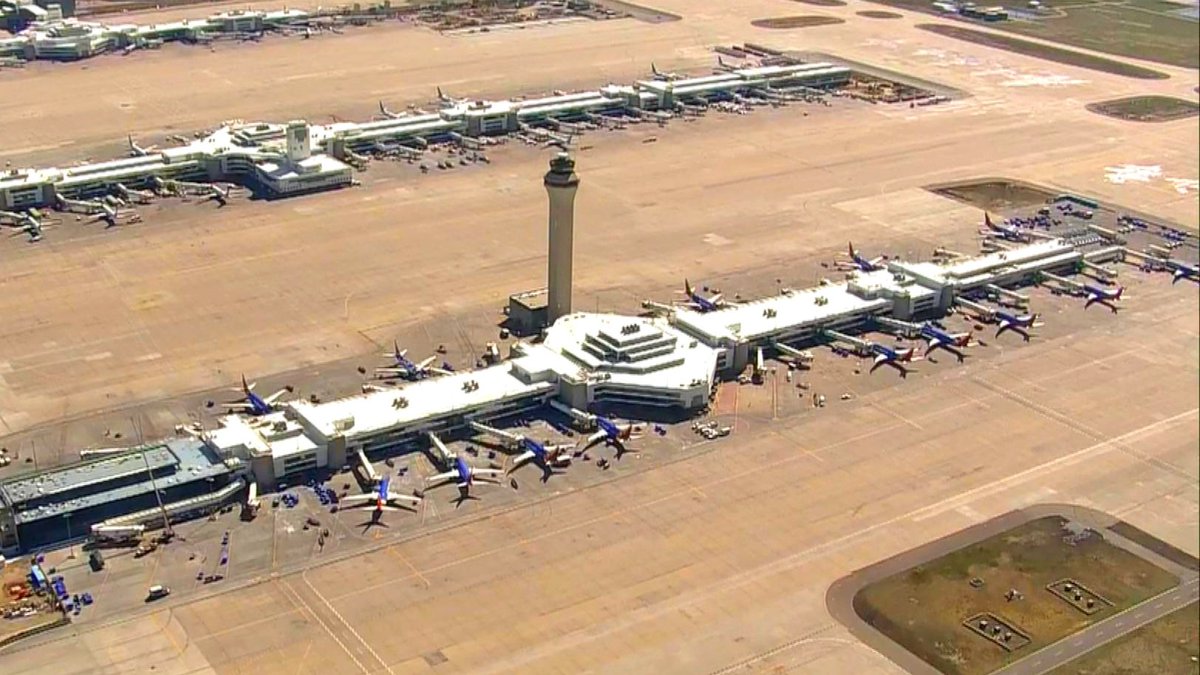 RobCBS4's tweet photo. Images from #Copter4 during flight over @DENAirport Tue 4-14-20. Dozens of aircraft parked as US domestic air travel is crushed by #coronavirus. Interesting to note passenger traffic is down around 95% from this time last year without any govt imposed restrictions on flying. https://t.co/DGG3rUC2Pn