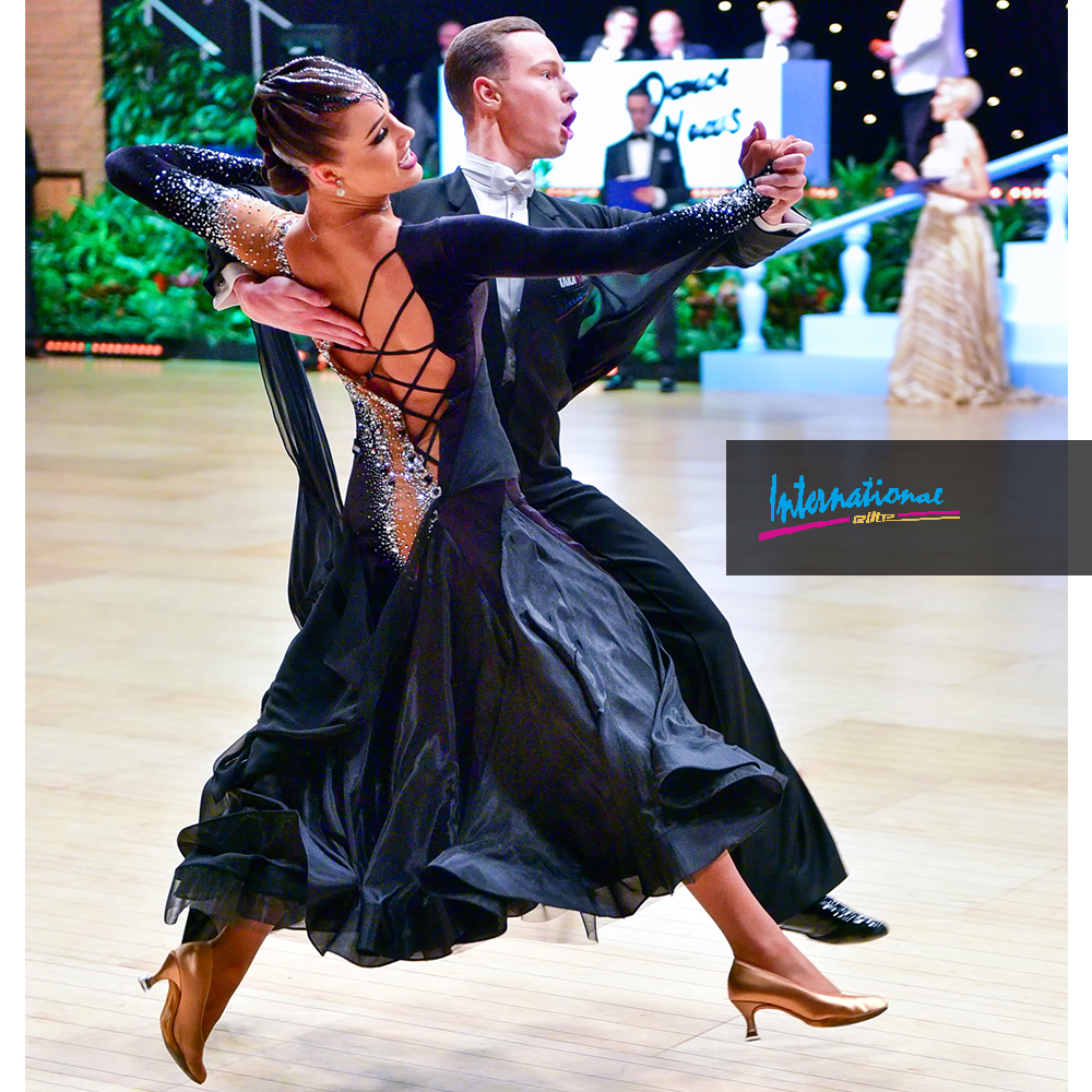 IDSdanceSHOES's tweet photo. #IDSEliteTeam Igor Reznik & Maria Polishchuk captured flying across the floor, dancing their Quickstep✨ This young, yet so talented couple are currently 2nd in the World Amateur Ballroom division and they surprise us every time with their positive energy on the dance floor🙌🤩 https://t.co/tQwIyeLv0U