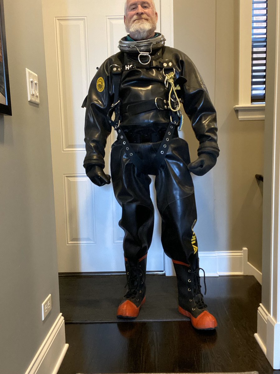 imheavyrubber's tweet image. #shelterinplace Commercial Diving #multilayered #vikinghd #divexhardhat