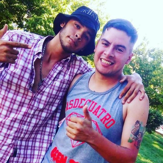 Fortyse19742028's tweet image. No voy a hablar de lo que fumo si hay plata la gasto no la presumo ya no doy propaganda al gil que ni juno y la banda a  todo ritmo escuchando al numero 1🎶🎶🎶🎶🎶🎶🎶🎶
#LaBandaDelTwitterM23
@elmellyok 
Un recuerdito con el maradona del rap