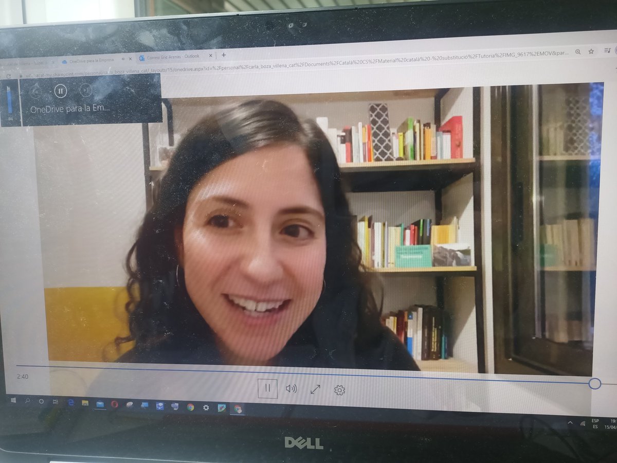 CasasMallo's tweet photo. @carlaboza Sorpresa sorpresa!! Ens has fet emocionar!! Mil gràcies @EscolaVillena per aquest acompanyament inclús quan estem confinats. #mestresconfinats #mestresimplicats https://t.co/rpoir4jluA
