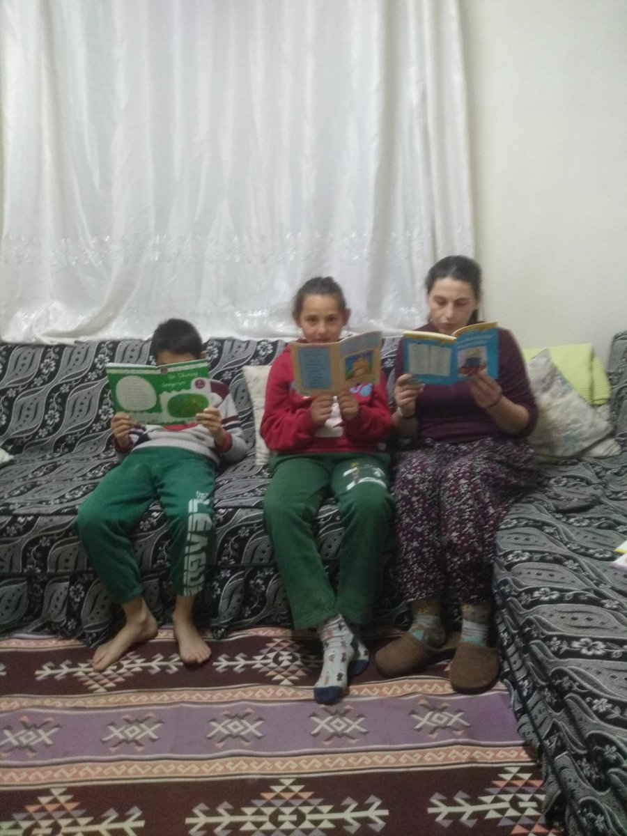 _erbas's tweet photo. Fırat nehri akar yanı başında
Ekşi su, şelale taçtır başında
Bereket vardır ekmek, aşında
Görülmeye değer yersin, ERZİNCAN
@gun_aziz @ErzincanMEM @ziyaselcuk @hmzaydg #erzincanokuyor https://t.co/B4wkSx6T0q
