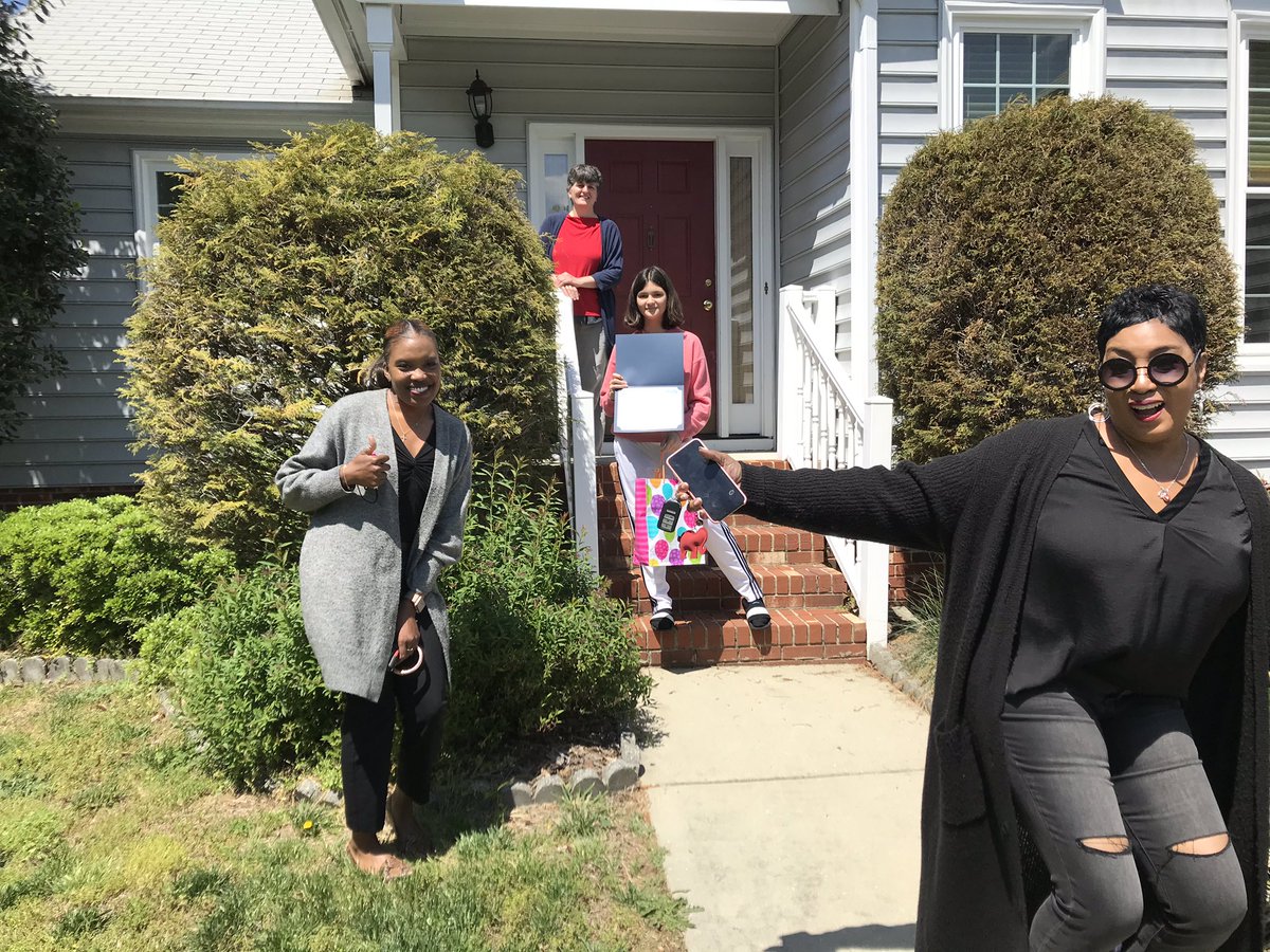 nccharacter's tweet image. #Kindness poster contest winners
Prize delivery @TMSACharter 
Congratulations 🎊🎈🎉 
Goo tigers 🐅 
Today ‘ Visit#2
#SocialDistancing
@CharacterDotOrg 
@TMSAPCS @JustynKnox