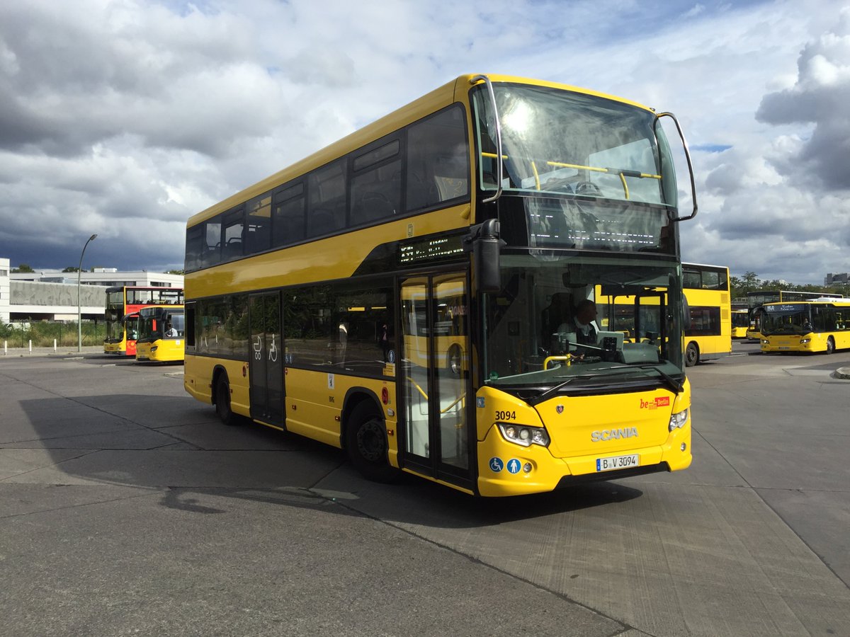 Même si Londres est réputé pour ses bus à étages, c'est aussi le cas de Berlin qui possède des Lion's City DD (un peu le successeur des Neoplan, comme à Lausanne) mais aussi des bus unique au monde tel que le Scania Citywide LFDD et le VDL Citea LFDD et bientôt l'ADL Enviro500...