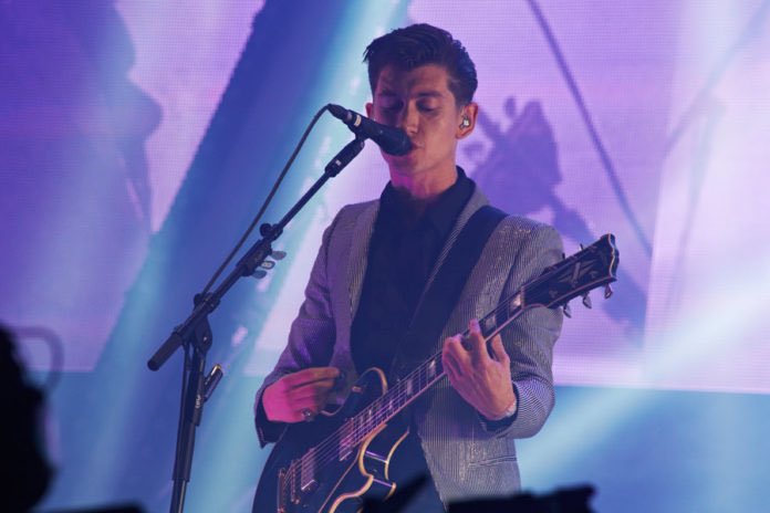 Alex Turner as random things or people or whatever I tweet about: a thread