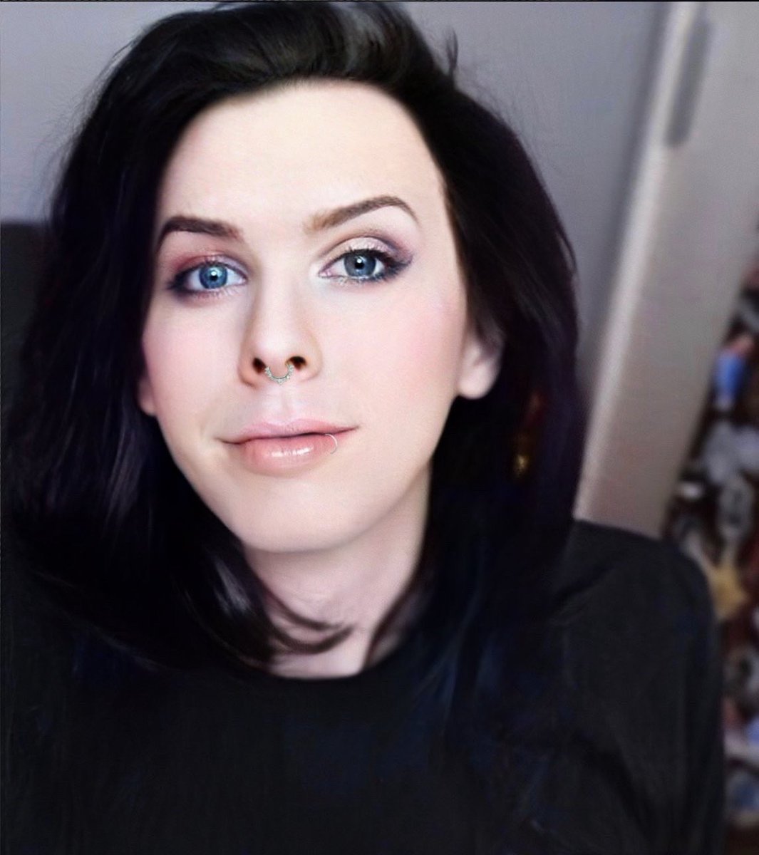 darIingcharming's tweet photo. WHY IS FEMALE PHIL HOT AND WHY DOESN'T SHE EXIST https://t.co/3hpTAAChlW