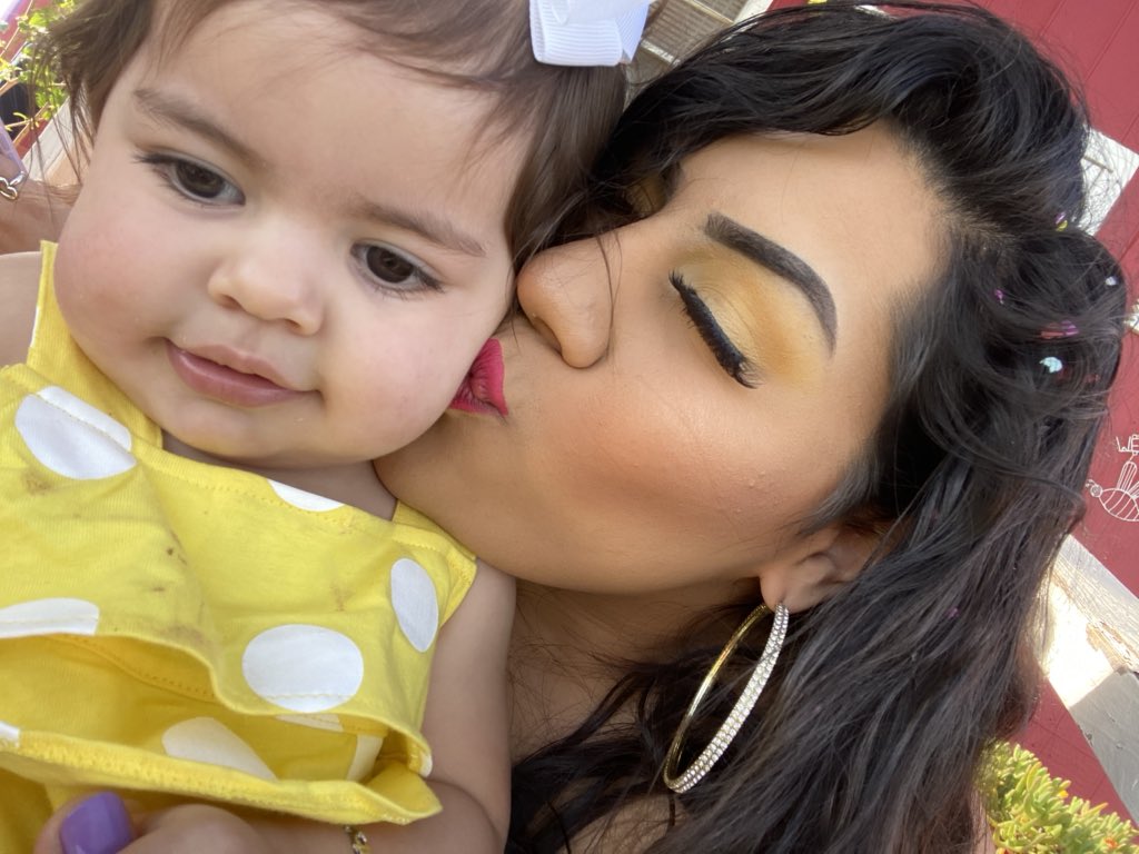 abigailapl's tweet photo. I’m always late for everything , so here are My Easter pics 🌞🐣💗 https://t.co/elXpvrH7bw