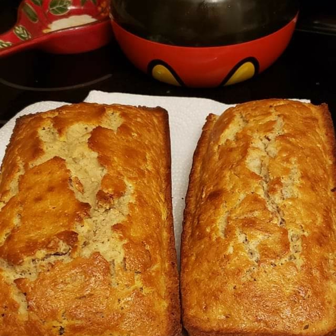 tamelahansen's tweet photo. I made Banana bread for #NationalBananaDay! @DoleTweets My #SilverliningSelfies turned into Banana bread! #momshelpingmoms #momselect #liveyourdisneyside https://t.co/aHxeVacNS7