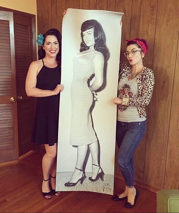 Watch Bettie Page's leaked NSFW photo on TwXstars
