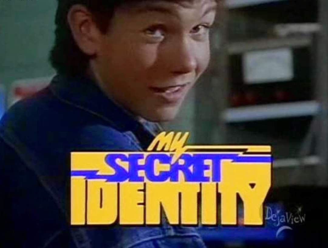 Charlton_Hero's tweet image. Recently watched some of the 80s action family adventure show #MySecretIdentity starring Jerry O'Connell of Jerry Maguire, &amp;amp; Sliders fame. Its loaded with Silver &amp;amp; Bronze age comic books floating around the scenes &amp;amp; was a precursor to the glut of CW era comic book shows today!