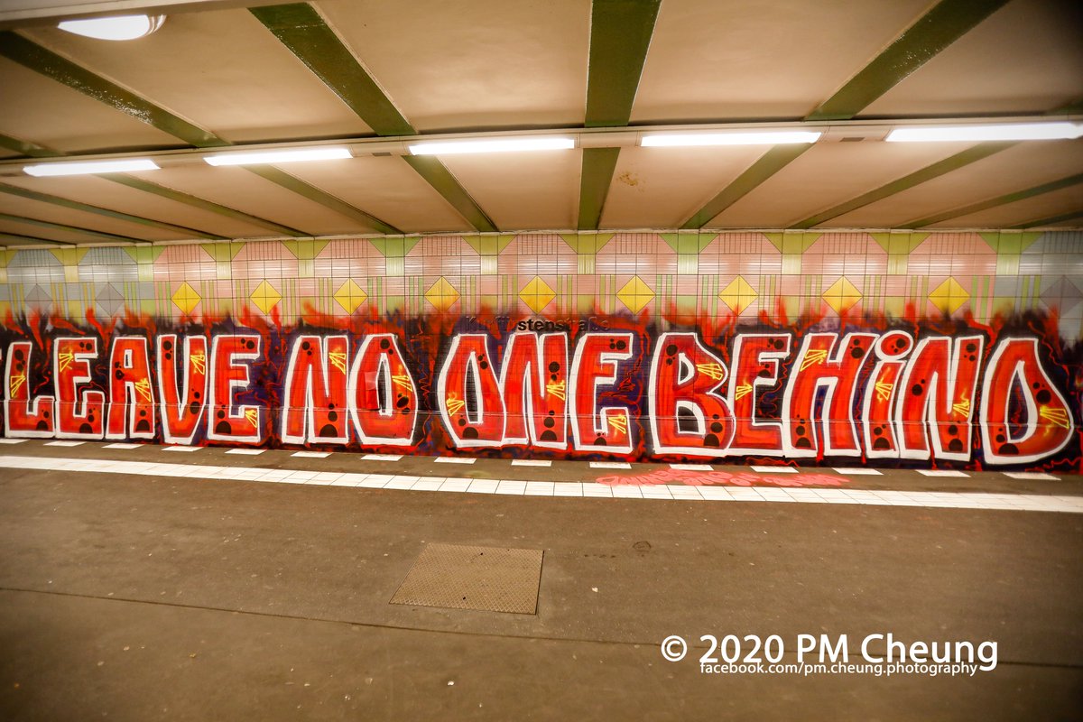 pm_cheung's tweet image. Aktuell findet Ihr auf dem Berliner U-Bahnhof Kurfürstenstraße (U1/U3) einen Beitrag der Berliner Graffiti-Gruppe 1UP CREW gegen die unmenschlichen und katastrphalen Zustände der Flüchtlingslagern auf den griechischen Inseln.
In diesem Sinne:
#LeaveNoOneBehind! #1up