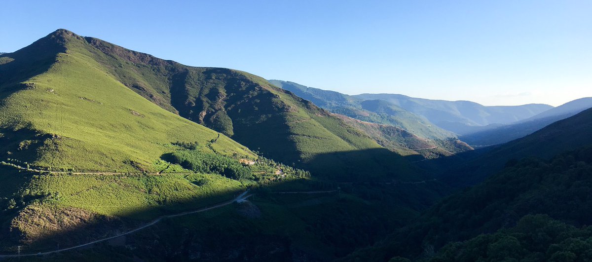 M2Freijo's tweet photo. Luscofusco no @O_Courel, dende o Castro da Torre, preto de Sobredo. Continúo ca #morriña 🌀

#castrexo #oCourel @COURELMOUNTAIS @Turgalicia @TurDepuLugo #geopark @ComEspGeoparks https://t.co/C8yV8SRWOB