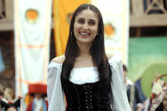 Actress Simran Natekar says her character in Girliyapa's Girls Hostel is inspired from Kareena's character from Jab We Met https://www.mid-day.com/articles/girliyapas-girls-hostel-cast-a-chance-to-reach-a-different-kind-of-audience/404248