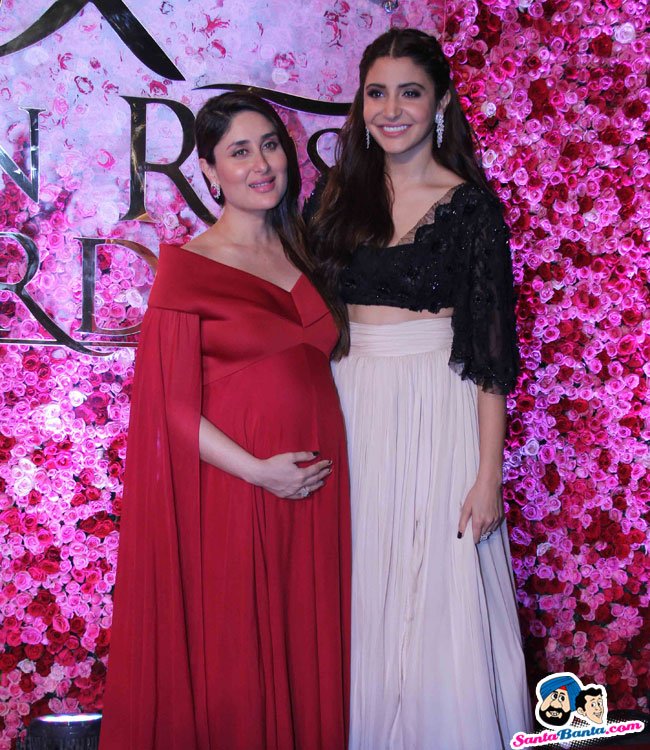 Anushka Sharma speaks about how she felt a connection with Kareena's "Geet' and this inspired her to become an actress!  http://www.filmfare.com/news/you-feel-like-youre-talking-to-a-real-person-editor-jitesh-pillaai-talks-about-cover-star-anush-22367.html