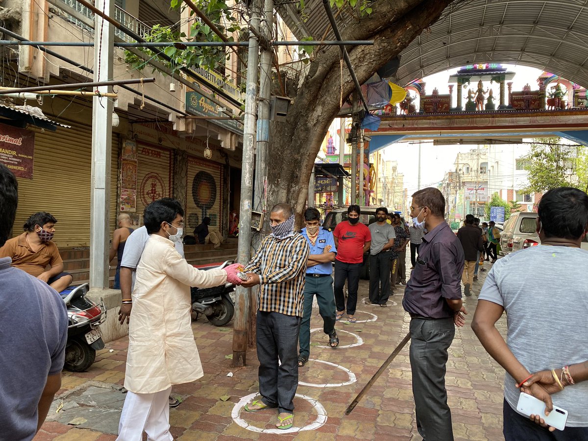 NuneBalrajBjp's tweet image. Today distributed #ModiKits in Indiranagar, Food 200 pkts in Indiranagar,Banjara Hills &amp;amp; 180 packets MahankaliTemple st.Sec-bad to #MigrantLabours, Helpers, #StreetHawkers
#feedtheneedy #IndiaFightsCorona @JPNadda @BLSantosh @bandisanjay_bjp @manthriji @BJP4India @BJP4Telangana