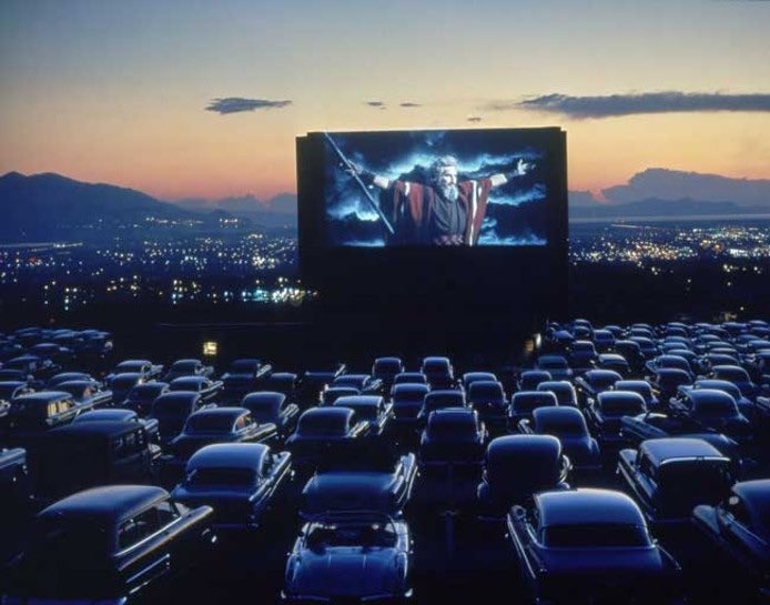 Abbie1979's tweet image. Zullen we geld inzamelen voor een drive-in theater/movie park? #dtv #BeatingCorona