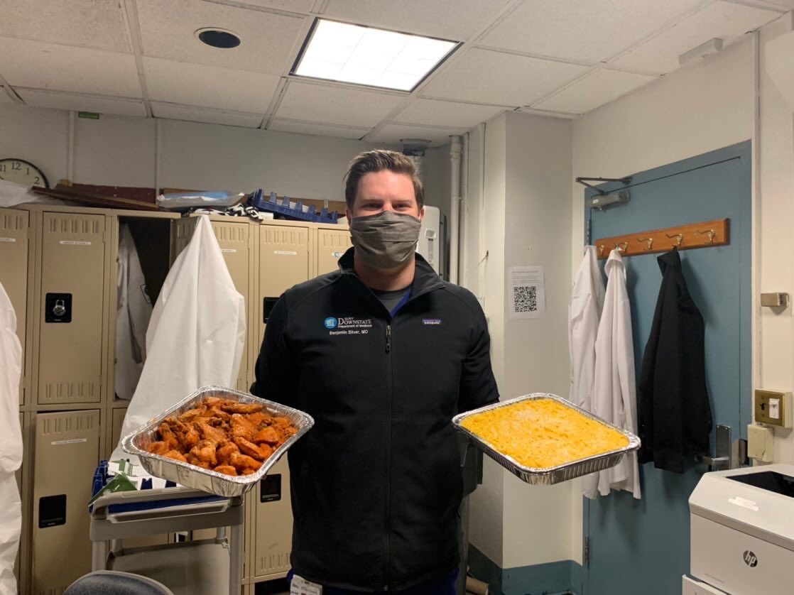 iwfnyc's tweet photo. We managed to get food out to amazing night crew at @sunydownstate Brooklyn last night. And this was made possible because of your donations. One of DR. reached out and offered to come pick up because he wanted his team to well fed n appreciated. #grateful4you #nyc #health https://t.co/3dq2g00avP