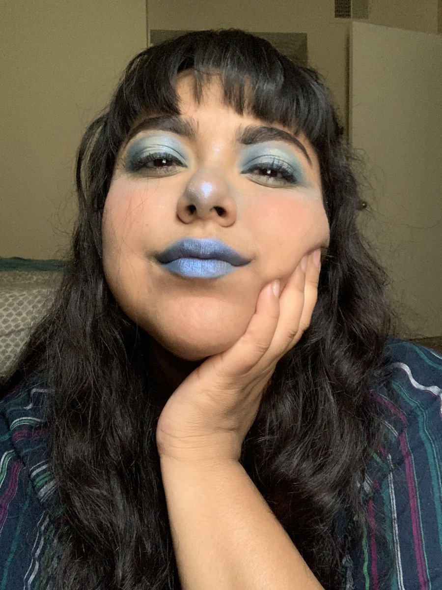 day 32 and i’m feeling kinda blue (i’m not a huge fan of this look but IT’LL DO)