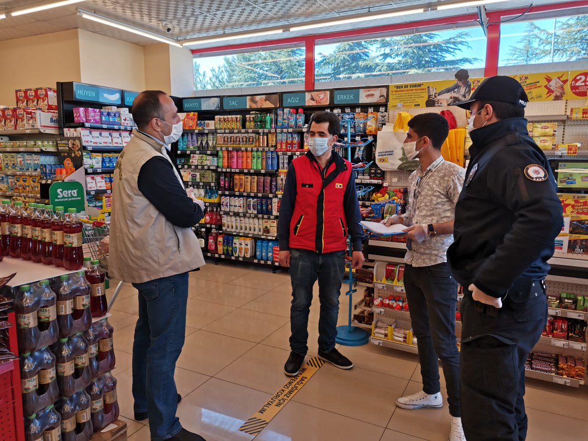 Bingöl Ticaret İl Müdürlüğü (@ticilbingol) on Twitter photo Koronavirüs salgını ile mücadele kapsamında;İl Müdürlüğümüzce oluşturulan denetim ekipleriyle marketlerin sosyal mesafe, aynı anda bulunabilecek müşteri sayısı,maske,açılış/kapanış saatleri
kurallara uymaları hususlarında kontrollerimiz devam ediyor.
<a href="/bingolvaliligi/">T.C. Bingöl Valiliği</a> <a href="/VahapTanik/">Vahap Tanık</a> Koronavirüs salgını ile mücadele kapsamında;İl Müdürlüğümüzce oluşturulan denetim ekipleriyle marketlerin sosyal mesafe, aynı anda bulunabilecek müşteri sayısı,maske,açılış/kapanış saatleri
kurallara uymaları hususlarında kontrollerimiz devam ediyor.
<a href="/bingolvaliligi/">T.C. Bingöl Valiliği</a> <a href="/VahapTanik/">Vahap Tanık</a>
