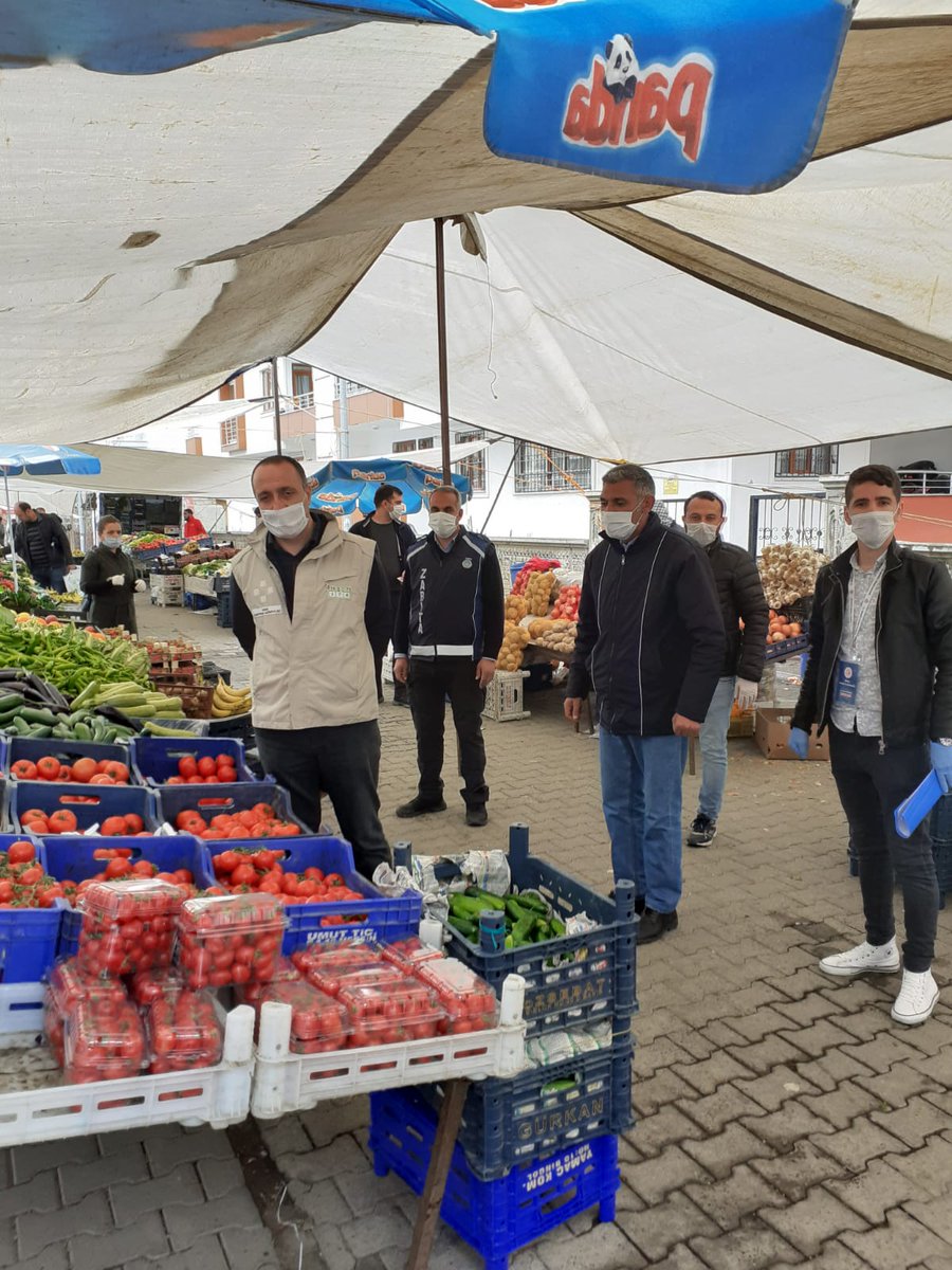 ticilbingol's tweet photo. Koronavirüs salgını ile mücadele kapsamında; İl Müdürlüğümüzce oluşturulan denetim ekipleriyle mahalle/semt pazar yerlerinde tedbirlerin uygulanması hususlarında kontrollerimiz aralıksız devam ediyor.
@bingolvaliligi @VahapTanik https://t.co/i1Yw47tfyt