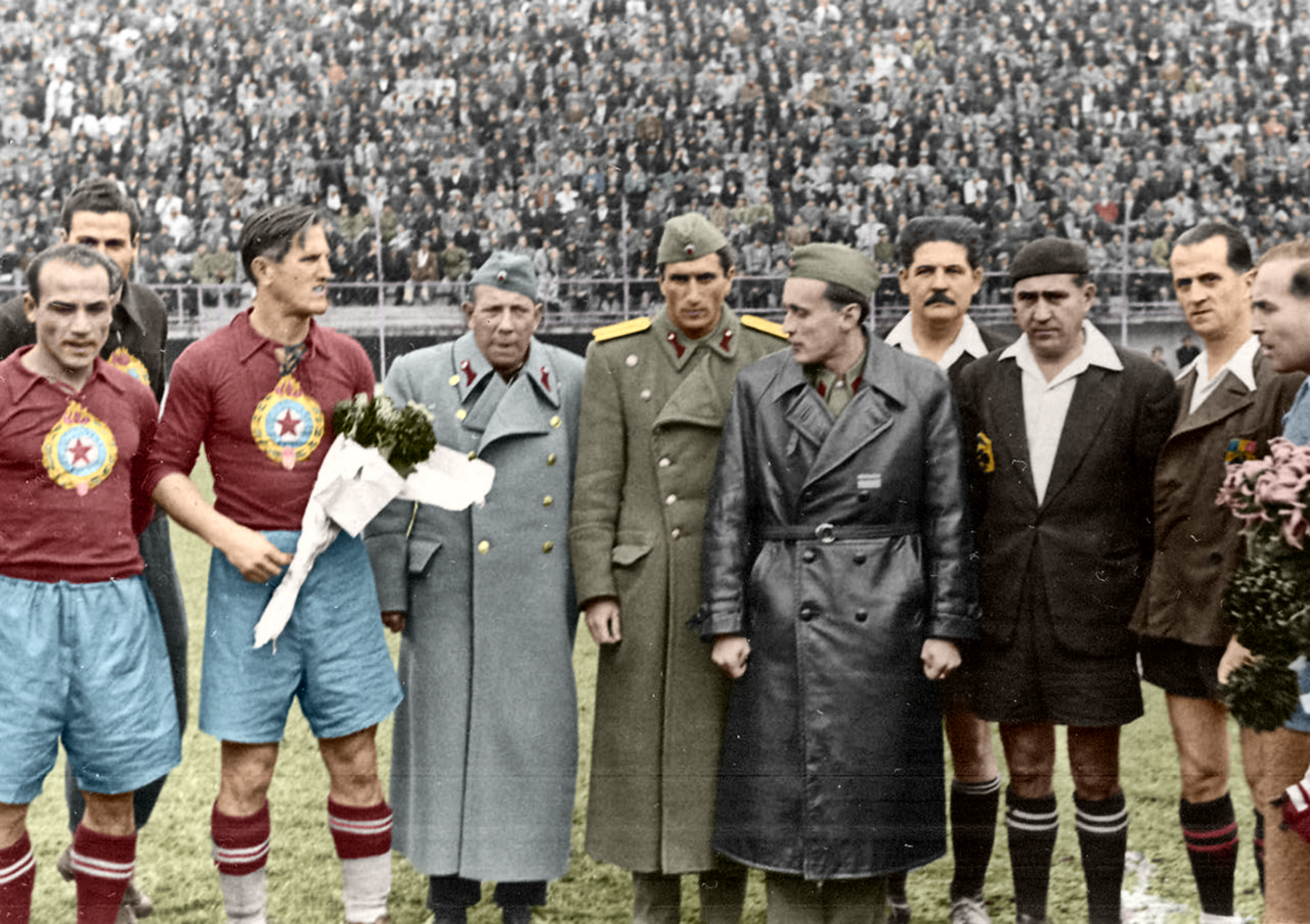 FOTOS HISTORICAS O CHULAS DE FUTBOL - Página 17 EVqwOOyXQAAQ3_L?format=jpg&name=4096x4096