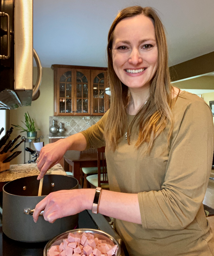 EatRightLV's tweet photo. Check out #eatrightLVRDNinAction &amp; LVDA Secretary @lyndi_wieand.rdn as she shares a quick Ham &amp; Chickpea soup recipe for @WeisMarkets using leftover Easter food and common pantry staples. #weisdietitian #covid19 #RDN #dietitian #TrustYourRDN #nutrition https://t.co/nIM74QiwWE