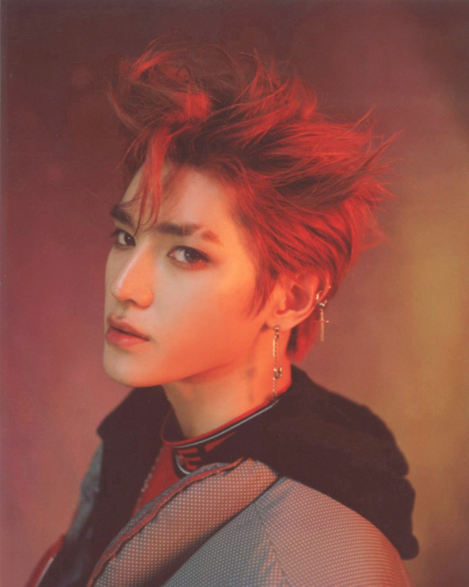 taeyong with eyebrow slit, a short thread: