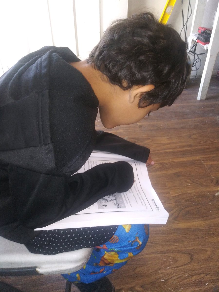 Alma_R_Garza's tweet photo. Read, read, and keep reading! J.R Harris' students continue reading while staying safe inside. #HISDSpiritWeek @jrharris166 @jgarcia4eagles https://t.co/utNFNOFG2j