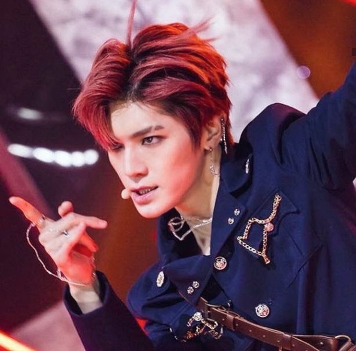 this is one of his best looks.. the red hair with bobby pins with the fit + the eyebrow slit should be illegal
