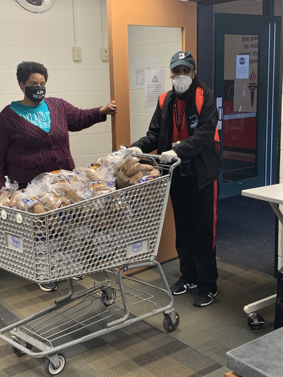 igniteindy2017's tweet photo. Thank you to the Kroger on West 71st St. for believing in our mission and contributing with their donation and continued partnership to help us feed the community.

#IgniteIndy #IgniteFeedsTheCommunity #ItTakesTheWholeVillage #Ubuntu https://t.co/c6noTZbo8J
