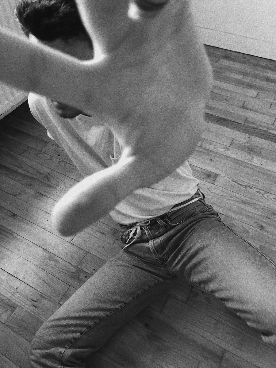 tonytruant_'s tweet photo. #poseathome https://t.co/IcVAb5nm9m