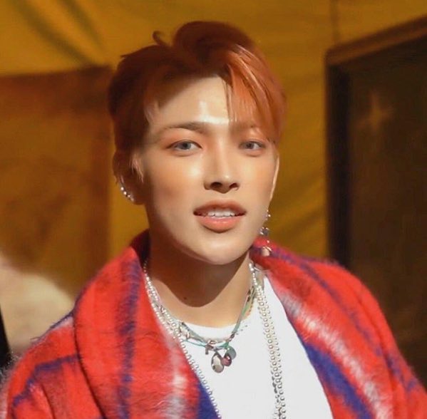 Oomf said that their friend said that hongjoong looks like doja cat so here’s a hongjoong as doja cat thread: