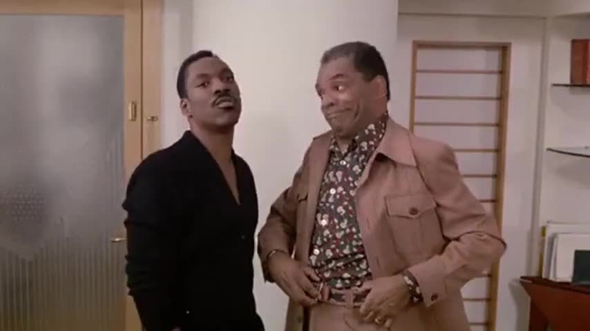 One of the best costumes in the entire film is pops’ brown mushroom suit - COORDINATE!But it helps illustrate the nuances of the scene: Troves of 1st gen college educated Black folks entered the workforce in the 80s/90s. What of their country/loud/hilariously tacky parents?
