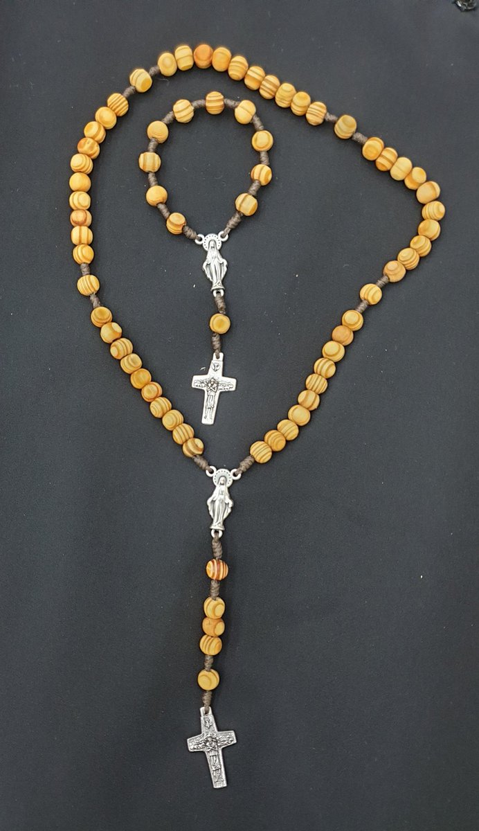 jesuphinemonsef's tweet photo. #hand_made #hrach #handmade #ora_et_labora #monastèresaintjeanbaptistehrach #monastère_saint_jean_baptiste_hrach #maronite #maronite_church #vie_monastique #vie_consacrée #spiritualité #ave_maria #avemaria #jesuphine #fony https://t.co/XiAn6j1V9k