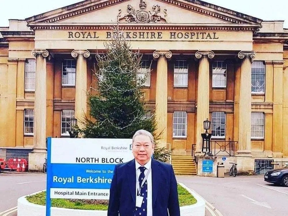 RIP NHS hero Dr Peter Tun. After coming to the UK from Burma in 1994, Dr Tun worked at the Royal Berkshire Hospital for over 21 years, where he died on Monday. "Our family is immensely proud of our superhero dad”, his sons said.  #NHSheroes  https://www.expressandstar.com/news/uk-news/2020/04/15/sons-pay-tribute-to-superhero-specialist-who-died-after-contracting-covid-19/