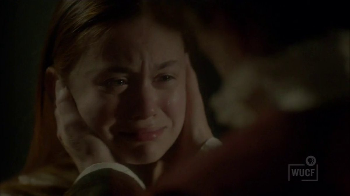 Anne cries for Matthew. (LOOK! TEARS! well that's a first)