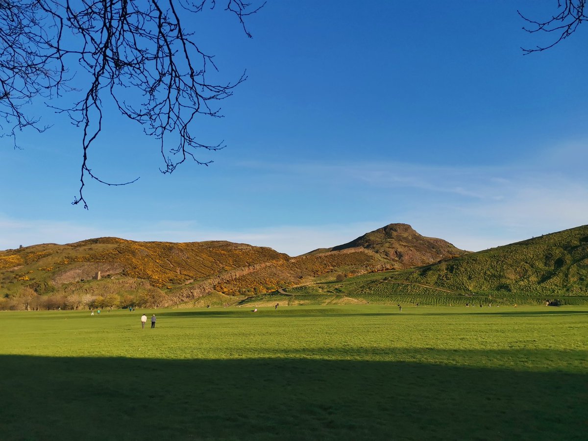 MelSherwood_'s tweet photo. Sun shining. Bees buzzing. Birds chirping. Fresh air invigorating. Spectacular scenery just minutes from home. What more could a girl want on a Wednesday evening in Edinburgh?

#gratitude
#soulnurturing
#naturenutures
#escapinglockdown
#Edinburgh
#ArthursSeat
#exercise
#nofilter https://t.co/JyWi9UL5IK