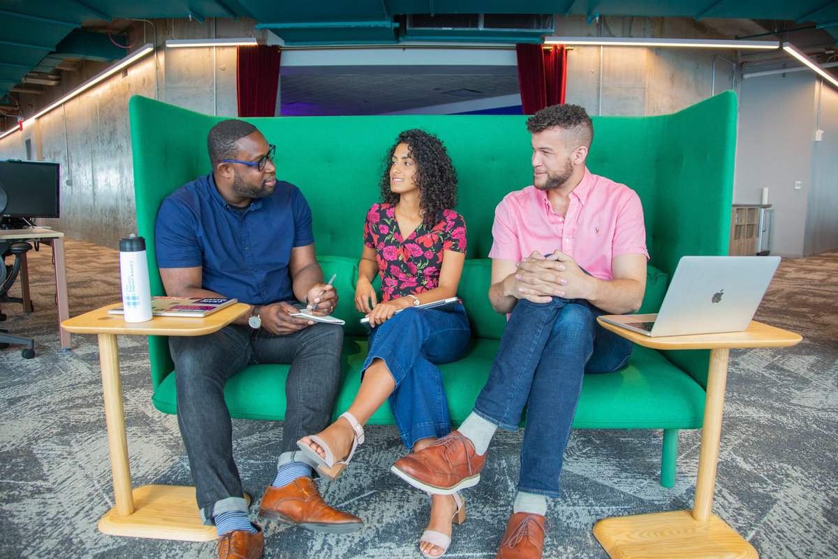 TheMuse's tweet photo. There’s no shortage of well-rounded talent within the four walls of #BounceX (@Wunderkind). They attract—and invest in—the smartest, most collaborative and innovative people. Learn more about their company culture: https://t.co/nnPF5E3Upe https://t.co/QBrtx4FmCE