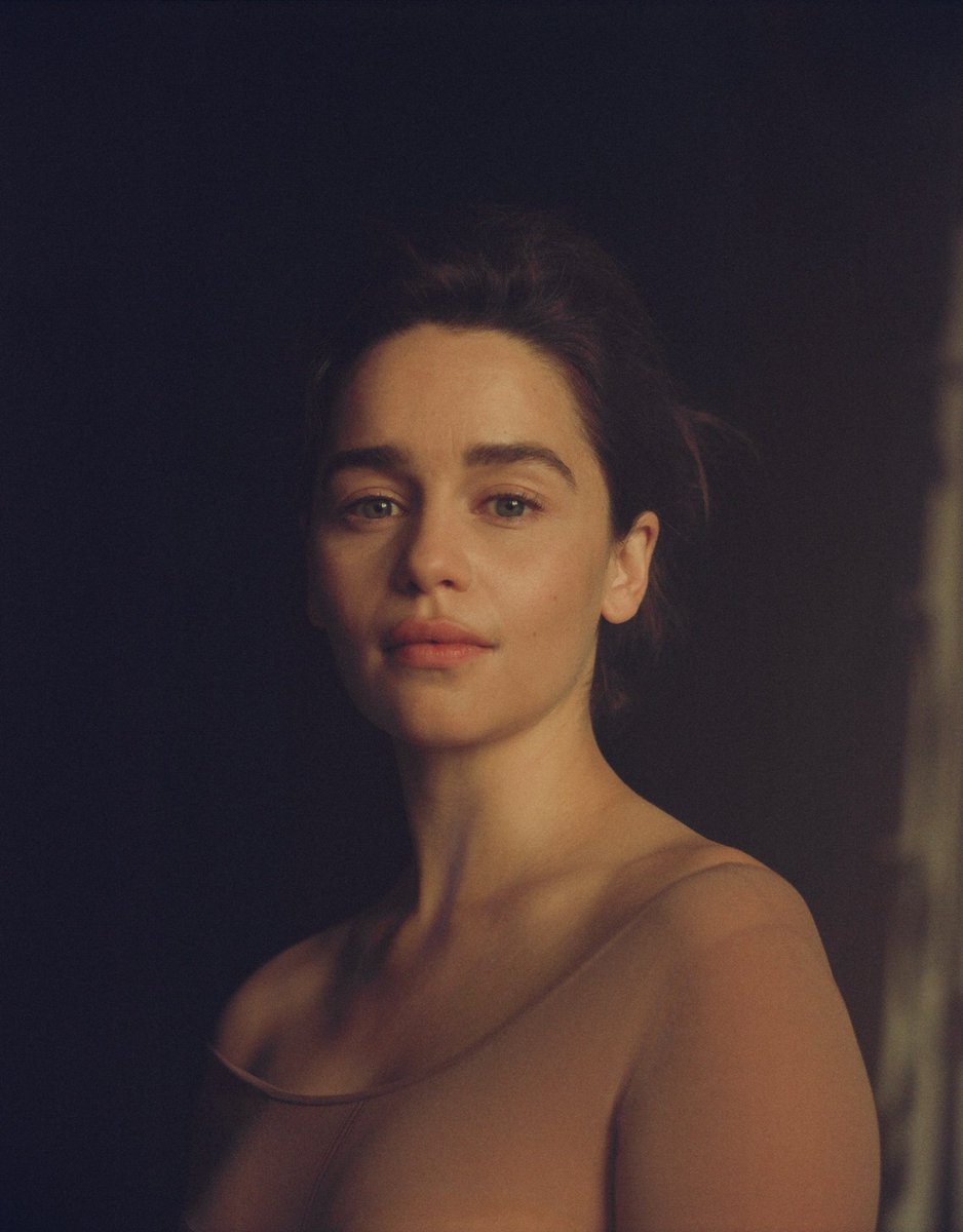 emilia clarke as different colored sunsets a thread: