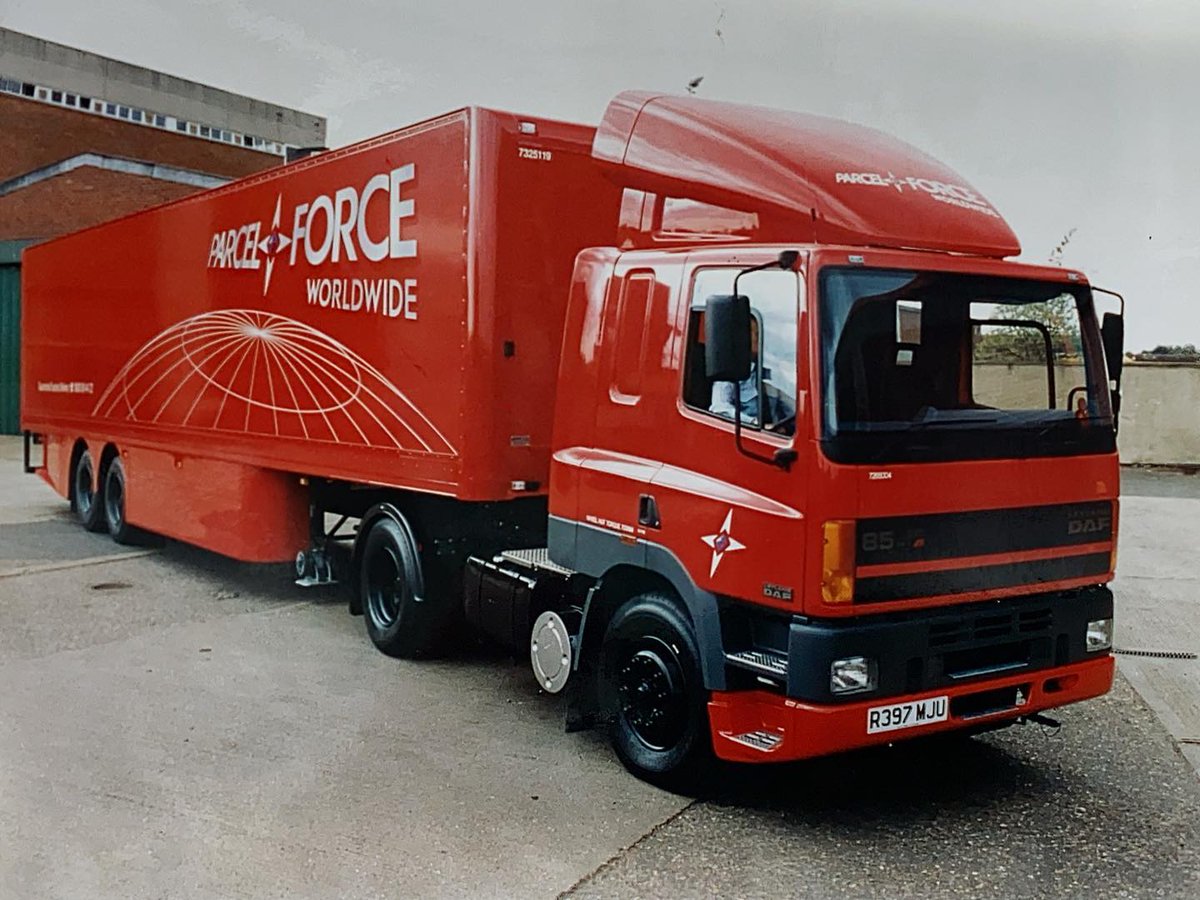 Comm_Motor's tweet image. From Instagram: It’s 1997, and this Parcel Force Daf CF is so new that it hasn’t faded pink yet. #daftrucks #daf #parcelforce #commercialmotor #fromthearchives dlvr.it/RTrqVr 👈 Follow our &apos;gram