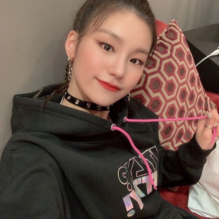 yeji.