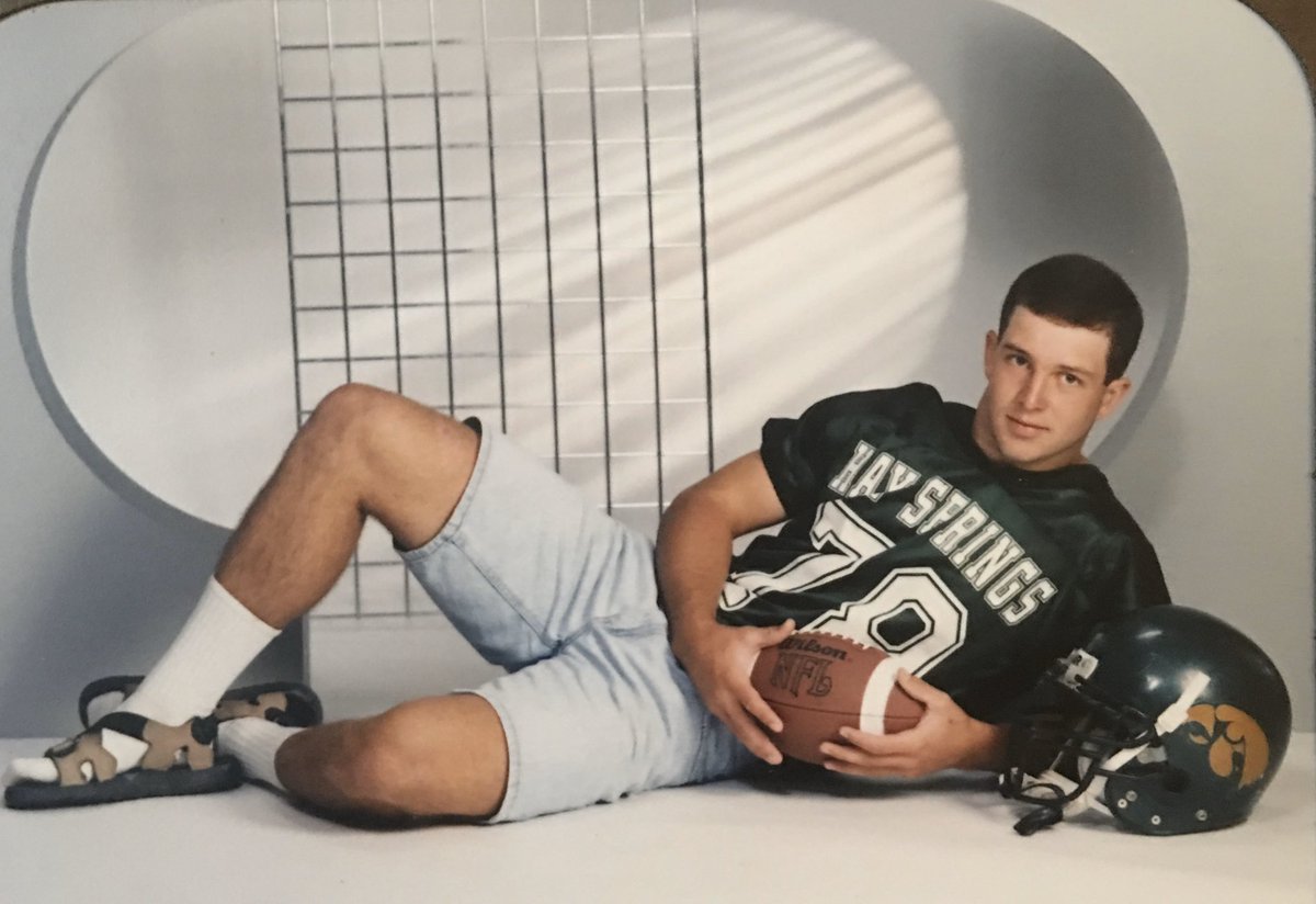 sdturmans's tweet photo. Stepping up the senior pic challenge...then vs now!  #Hawks #notoldyoureold #stillgotit https://t.co/9TxxiBfyZq