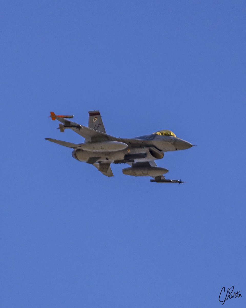 createdcharles's tweet photo. When in quarantine, stay home and watch the Luke AFB Fighter Jets fly over your house! #lukeafb #fighterjets #airforce #lukeairforcebase #F35 #F16 https://t.co/CBtfdcAGy8