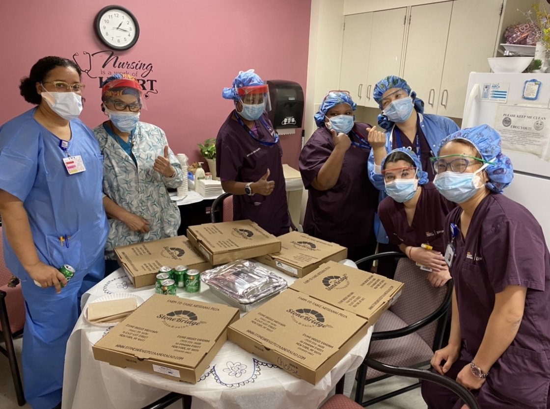 Stonebridgenyc's tweet photo. Help us help NY heroes: We are delivering pizzas to hospitals in New York City to feed our brave doctors and nurses who are working nonstop on the front lines. #NYPHeroes #NYP https://t.co/9rNLDPgASO