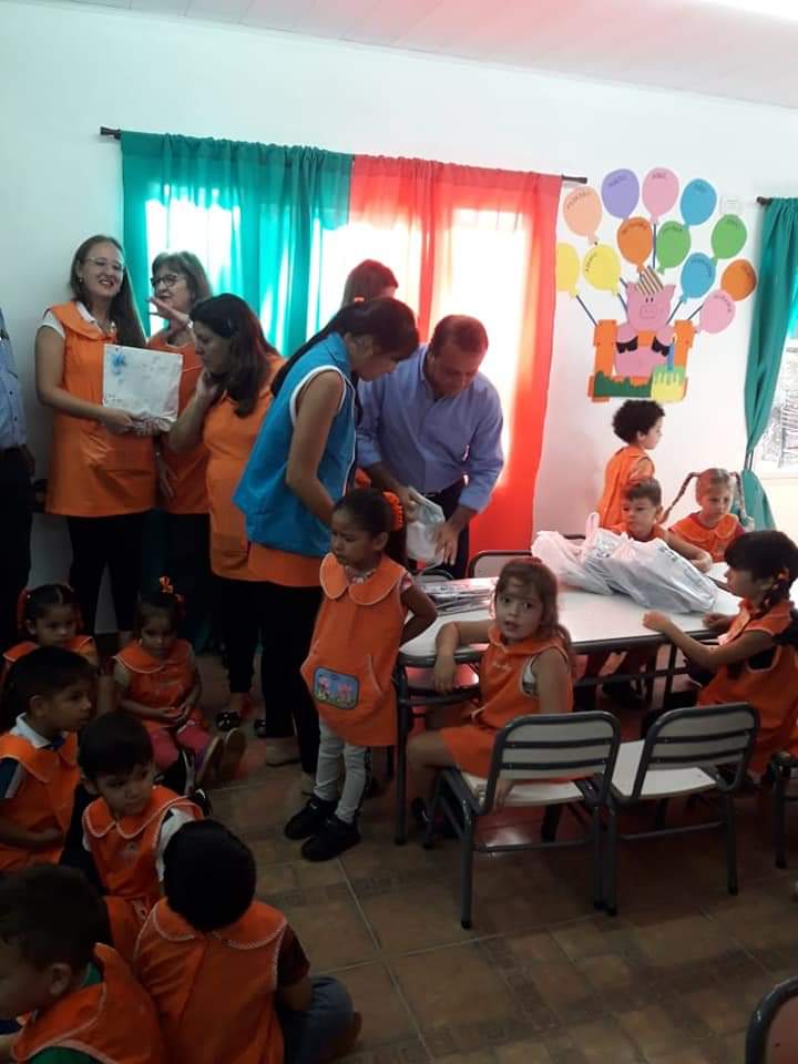Claum_martinez's tweet photo. Hoy hace 1 año de esta maravillosa inauguración.  Cuánta alegría para todos. 🍊
《NENI 12, ext N°372》 
@herrerayflia @MabelCortte @luismoro66 @grillo141 
@GonzálezAvelino https://t.co/A8gs0FXYBJ