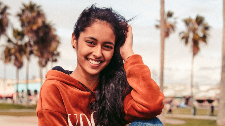 Shivani Paliwal (शिवानी पालीवाल)She's a Lead Dancer and also Rapper to the Global Pop Group called Now United(NU)She was born on 13th of March, 2002. Her zodiac sign is Pisces and Indian is her nationality.  #GetToKnowShivani1/n