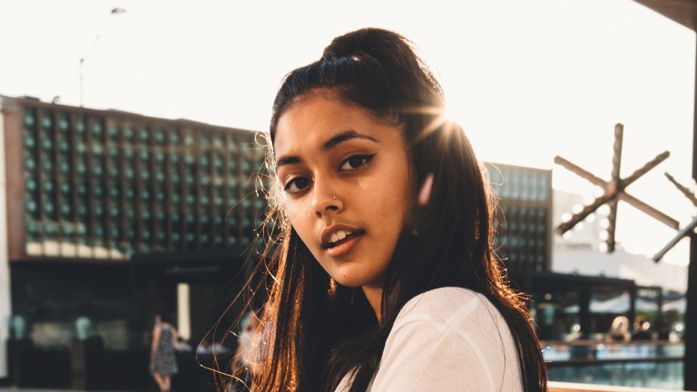 Shivani Paliwal (शिवानी पालीवाल)She& #39;s a Lead Dancer and also Rapper to the Global Pop Group called Now United(NU)She was born on 13th of March, 2002. Her zodiac sign is Pisces and Indian is her nationality.   #GetToKnowShivani1/n